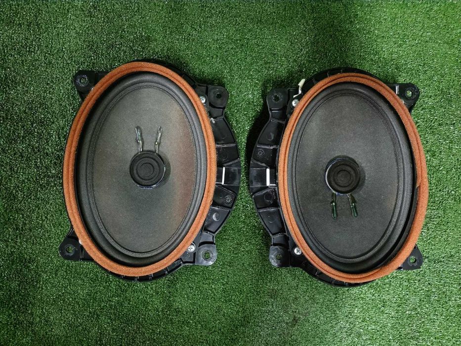 Оригинальные колонки JBL от Toyota Camry 40