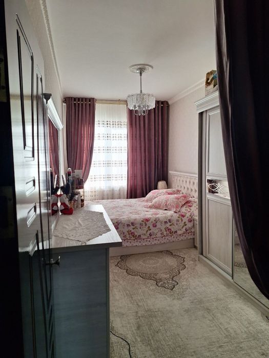 Kvartira sotiladi 3 xona 72kv