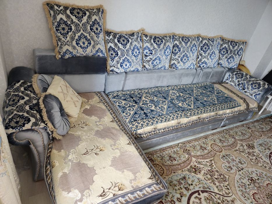 Диван на продажу