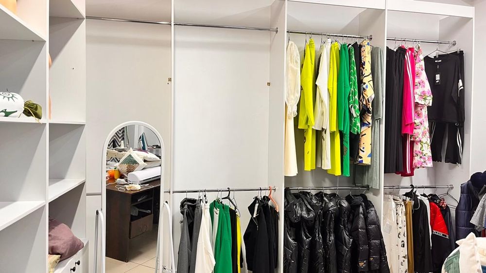 Шкафы для офиса магазина гардероба