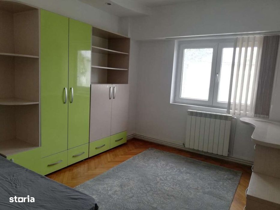 Câmpina - Ap. 2 cam - Et. 3 - mobilat - 450 Euro/Luna