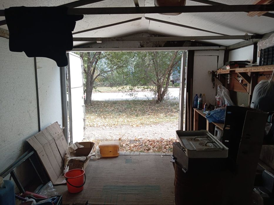 Гораж металический