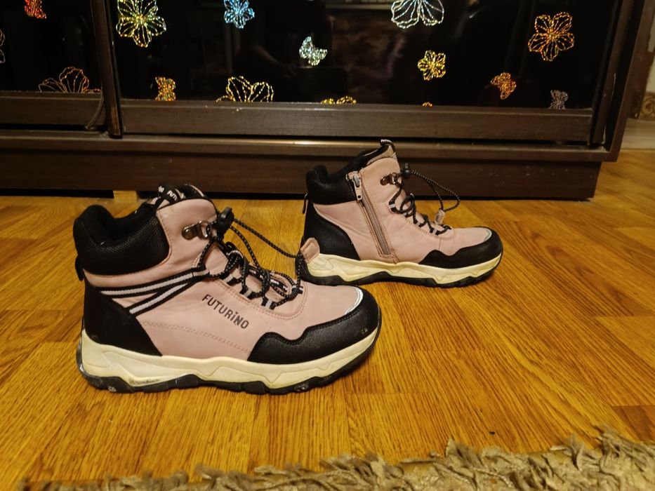 Ботинки для девочки Futurino 35 р