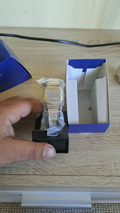 Часовник CASIO и ARMITRON