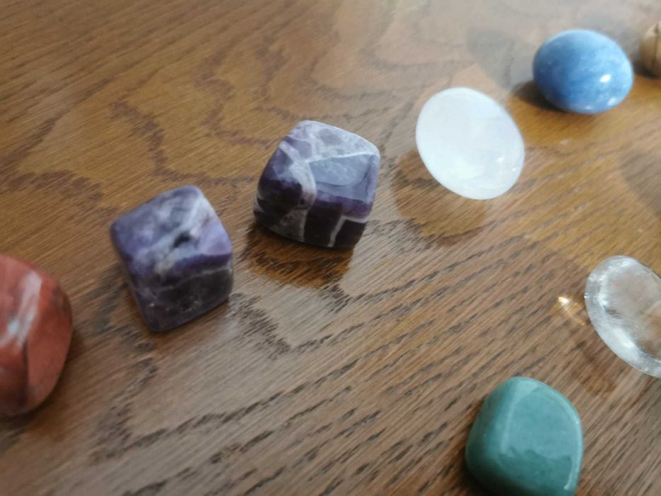 Cristale si pietre semiprețioase finisate, 60 buc