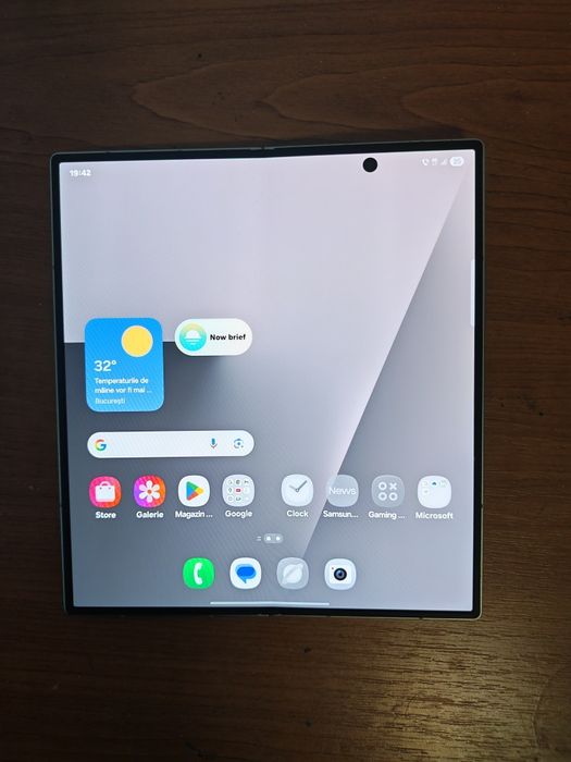 Samsung Z fold 7 silver 256 impecabil cu 100% baterie