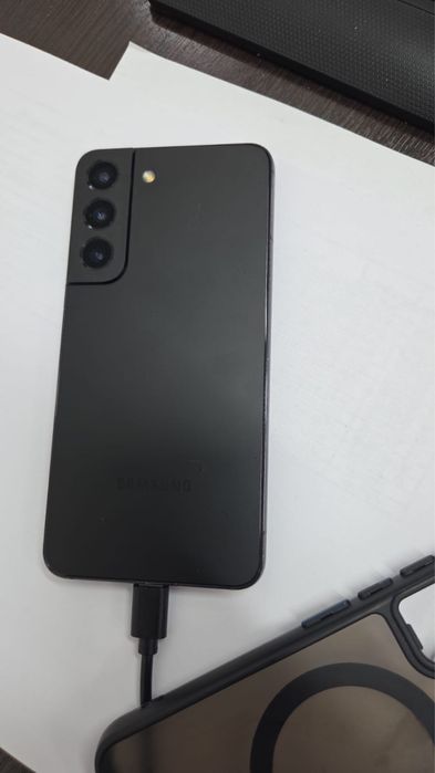 Самсунг S22  256гб