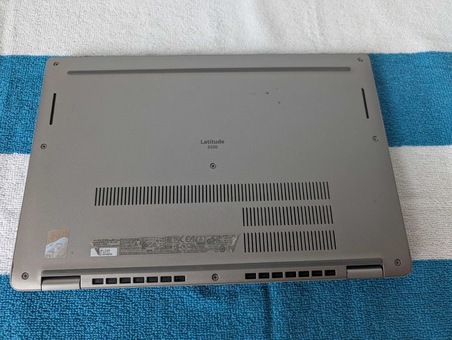 Laptop Dell Latitude 5330 | i7-1265U | 16GB | 512GB + Geanta si Mouse