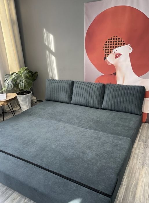 Бескаркасный диван