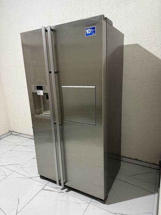 Холодилник в хорошем состояние