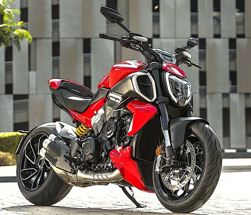 Motocicleta power cruiser Ducati Diavel v4 Garantie 2027 + Extra bonus
