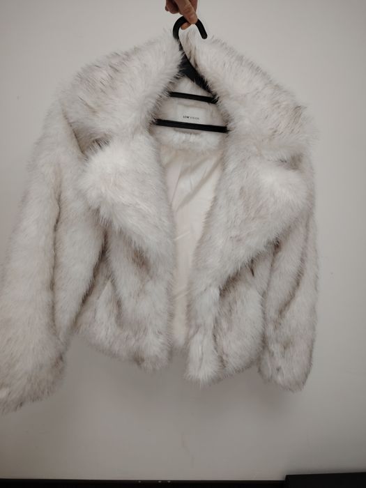 Продам шубу новую 20000