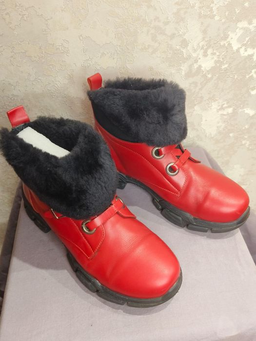 Продам зимние сапоги Columbia