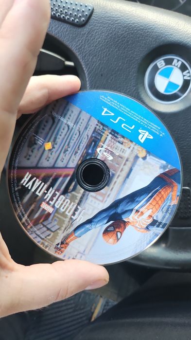 Ps 4 slim 1tb продам