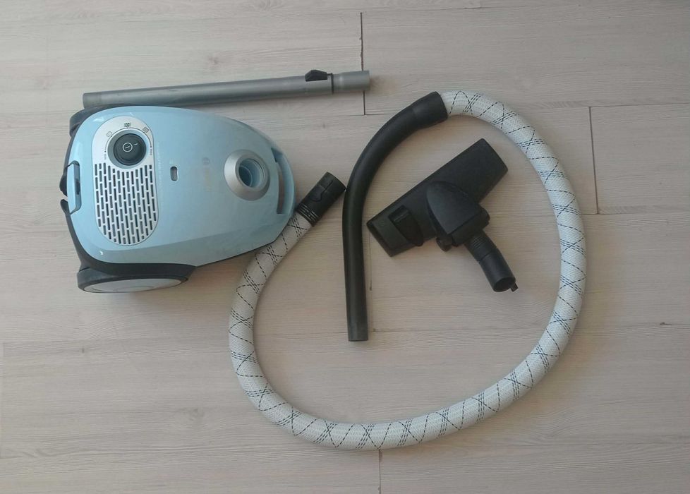 Прахосмукачка Bosch MoveOn Mini Blue BGB25MON1