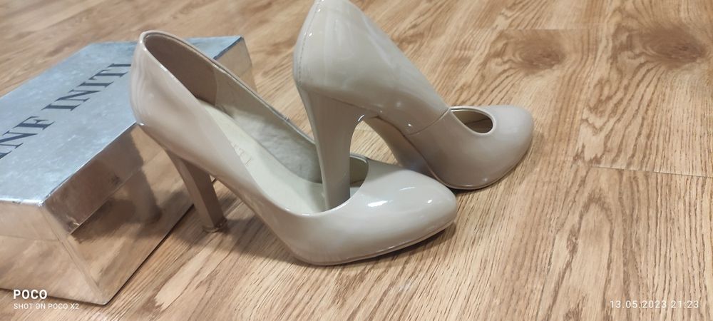 Туфли женские бежевые