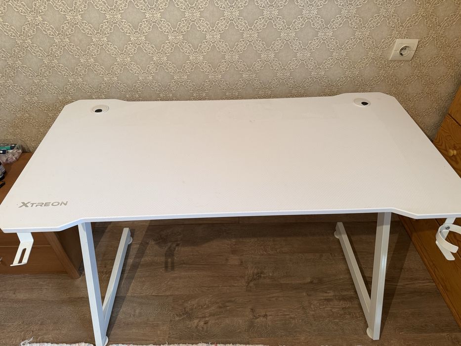 Продам срочно стол мышь краштейн