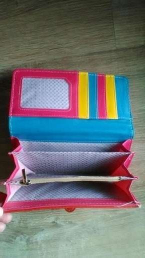 Дамско портмоне.