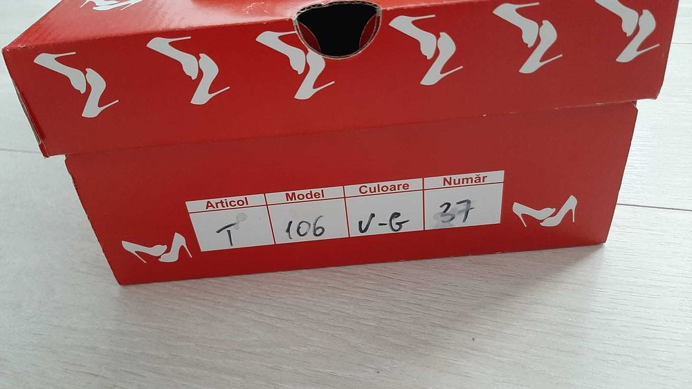 Sandale piele intoarsa 37,NOI, Dama, ambalaj original, marca Bratex