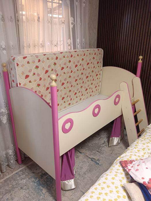 Продам детский кровать принцесса