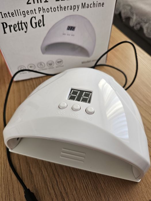 Лампа за нокти .