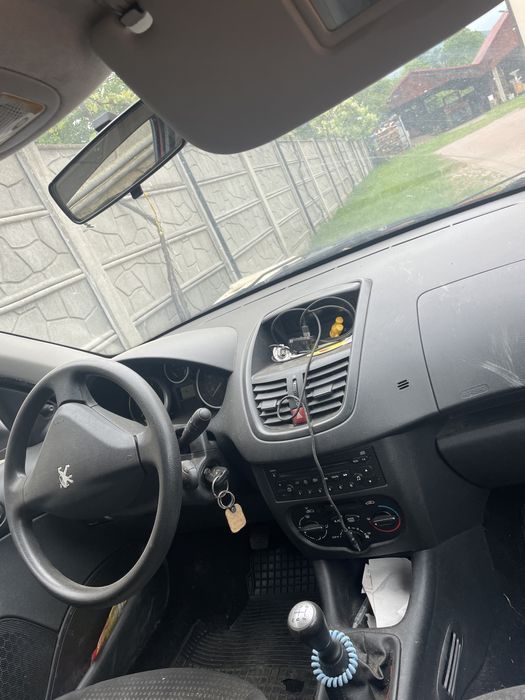 Vând Peugeot 206+ pentru dezmembrari