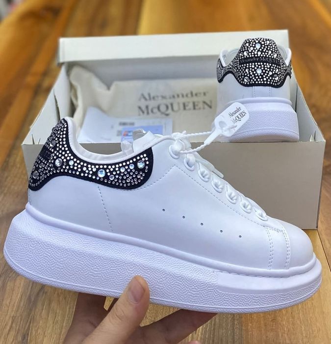 Нови обувки Alexander McQueen