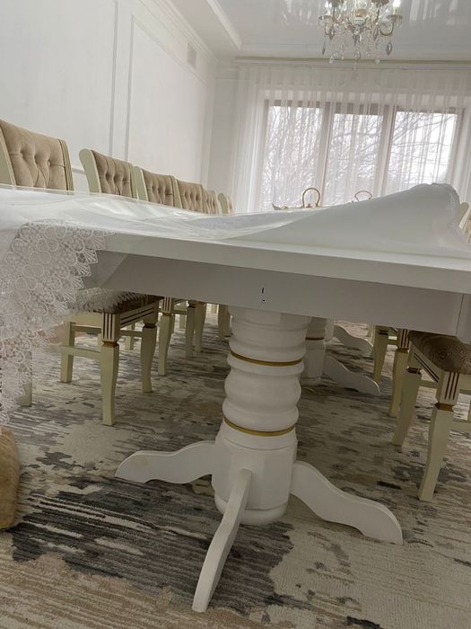 Стол   гостиной   деревянный