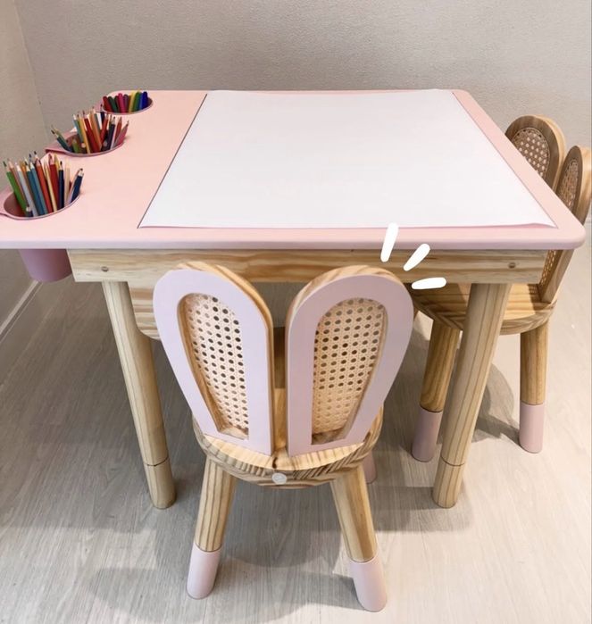 Детски дървени столчета с маса Монтесори за рисуване ратан розови