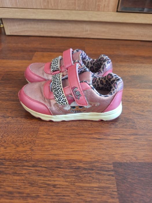 Детские кроссовки