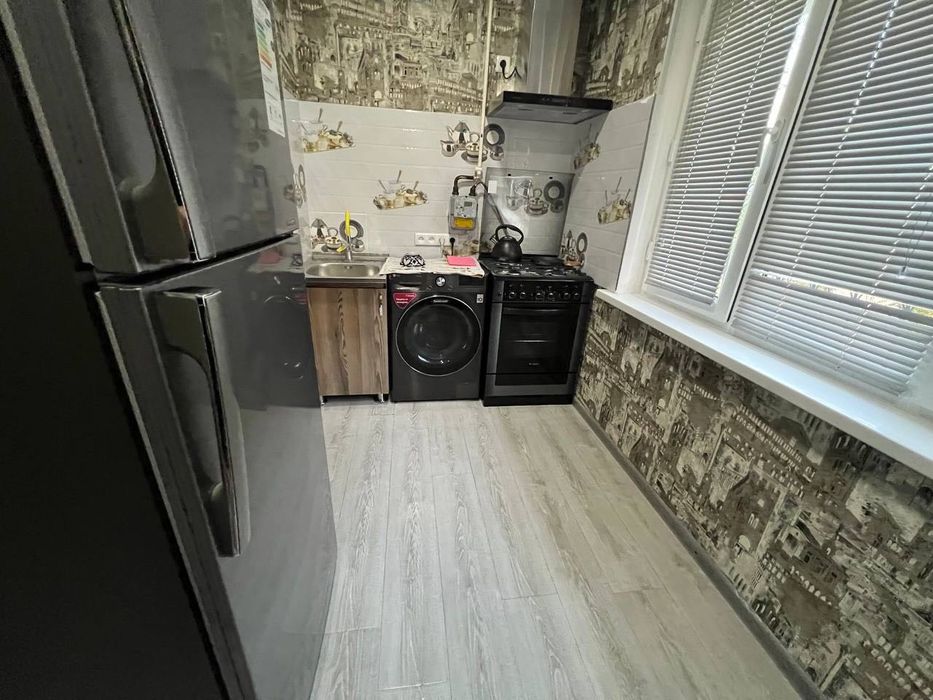 Сдается 1 комнатная квартира 
С обстановкой
В горде Алмалыке