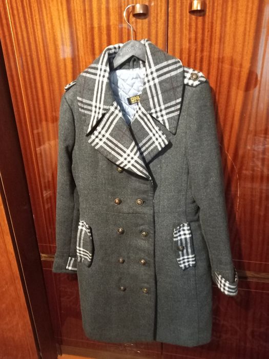 Palto ayol va qizlar uchun. Sifatli va arzon.