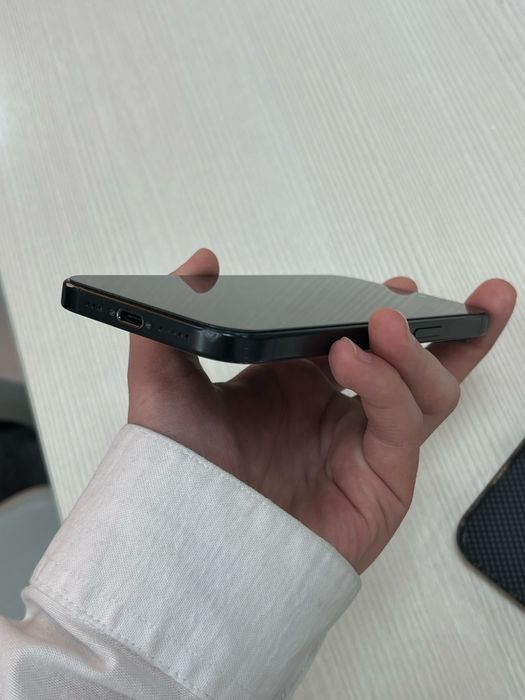 iPhone 15 в хорошем состоянии