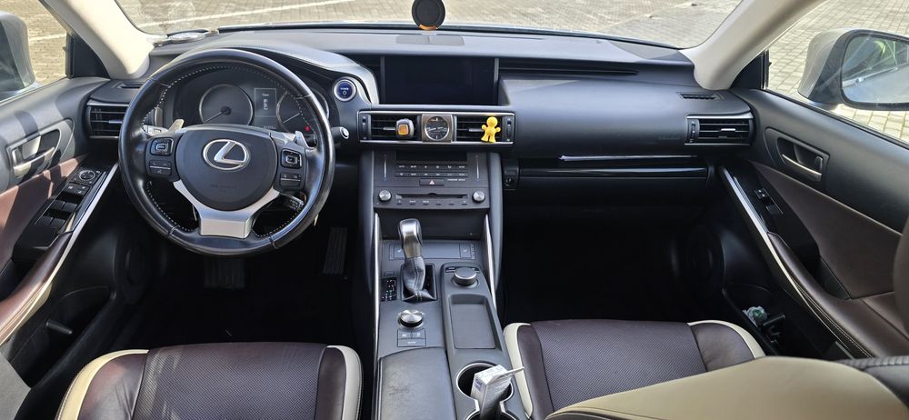 Lexus is 300 hibrid