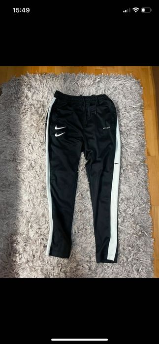 Vand loturi de haine nike / jordan / adidas etc