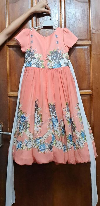 Продаётся платья для девочек