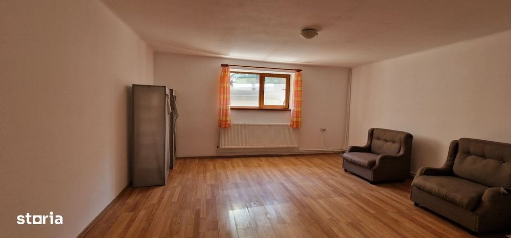Casa 210 mp, tip duplex, 300 mp curte libera, zona Trei Stejari