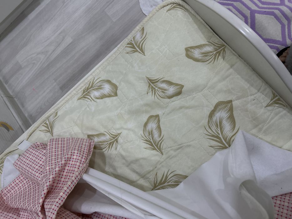 Продам кровать с матрасом