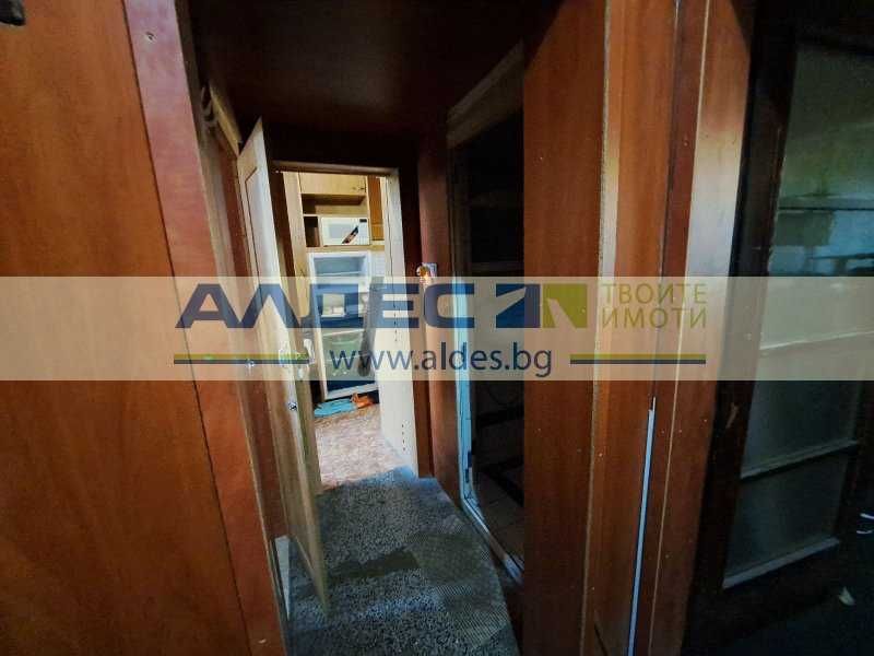 Продава се Двустаен апартамент в София, Център - 70 кв.м за 4143 €/кв.м - Снимка #11