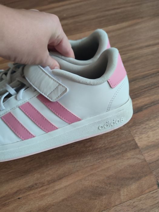 Adidas кроссовки 38