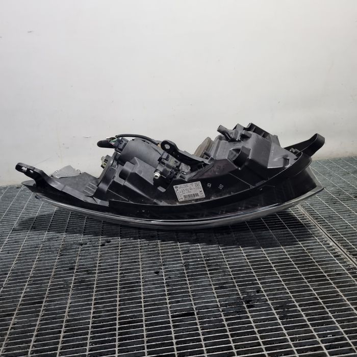 Far Dreapta Renault Kadjar 2015 - 2018 SUV 4 Usi (1574) Cu lupă Garantie