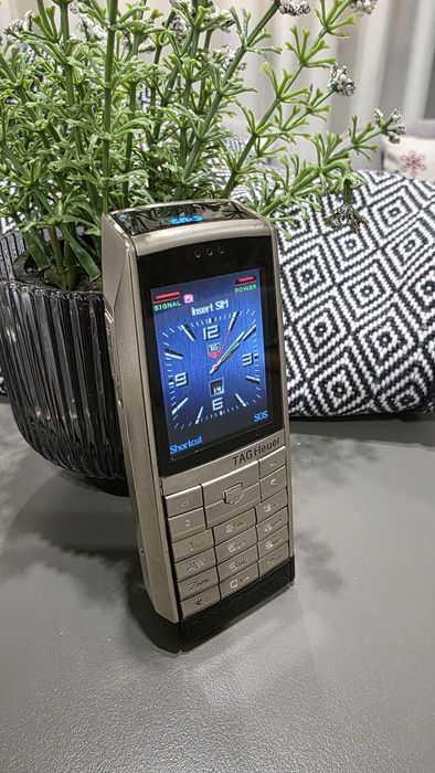 TAG Heuer Meridiist – Luxury Mobile Phone