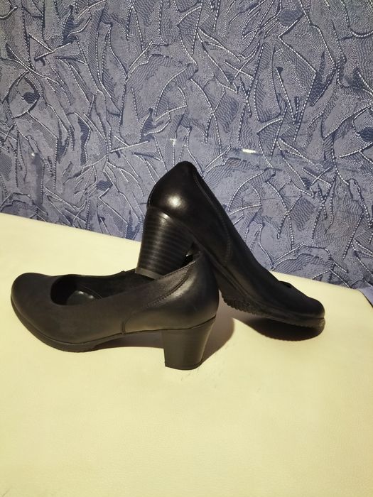 Продам туфли женские