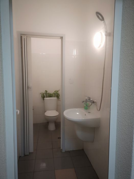 Просторен обект със собствен санитарен възел