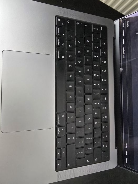 Macbook pro 14 inch - M1 Pro, 16gb RAM, 512gb SSD