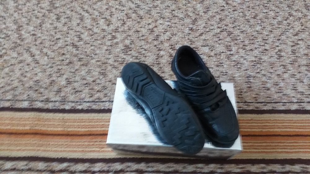 красиви обувки за сезона естествена кожа размер 37 -30лв.