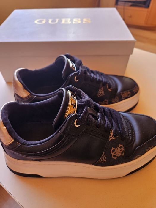Дамски обувки GUESS