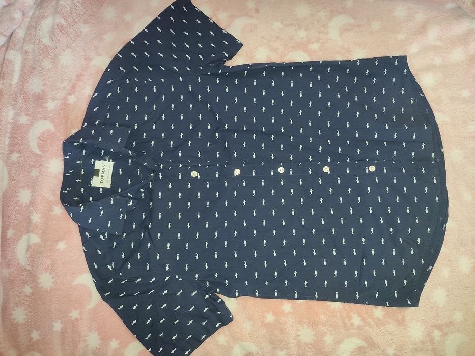 Рубашки размера S по 2000