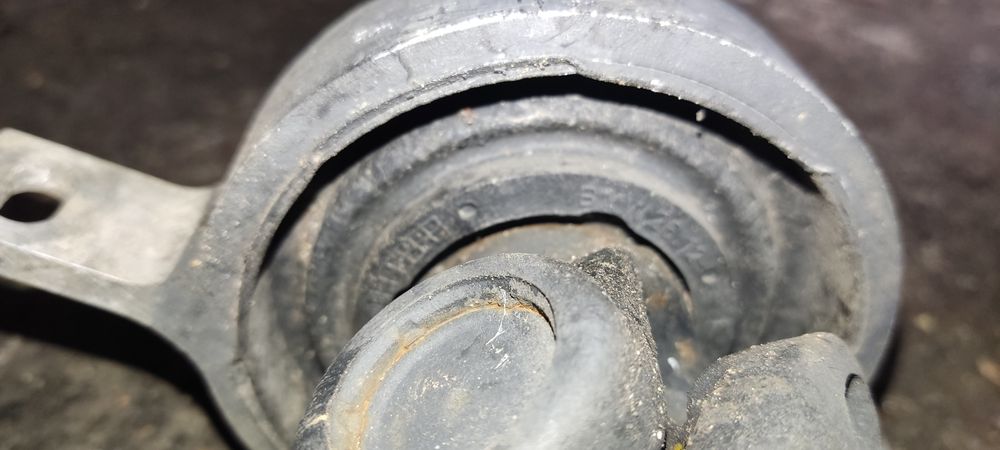 Кардан за BMW e91 2.0d 6 скорости