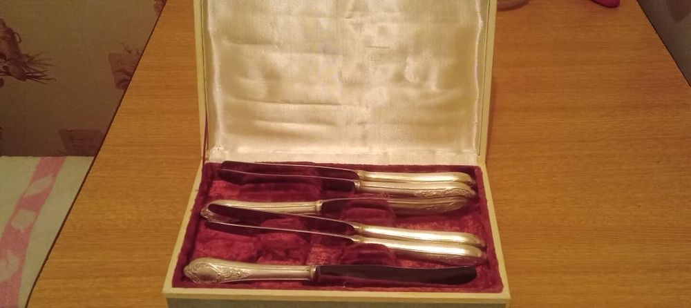 Ножи столовые мельхиоровые